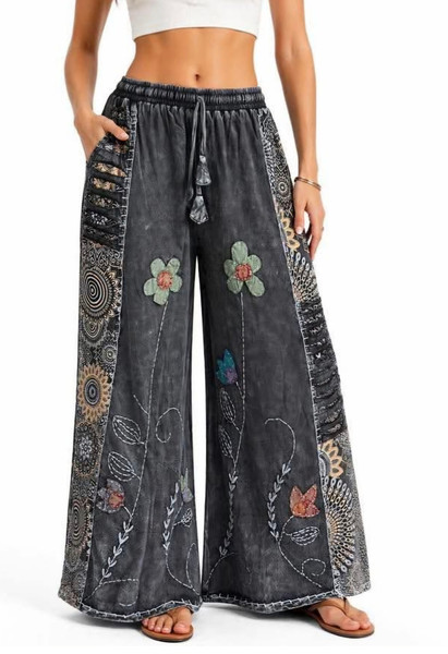 Pant Razor Cut Embroidered Black
Thes pants are stunning
Fully fleecy lined to keep you cosy
Side pockets
Wide elastic & drawstring waist
One size fits up to 16
100% cotton