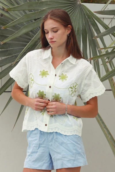 Willow Embroidered Shirt Green
Beautiful embroidery
Button up front
Scalloped edges
100% cotton
Free size up to 14