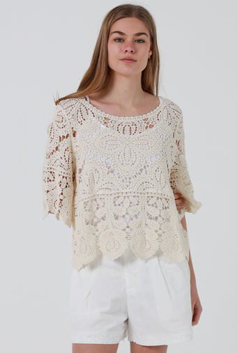 Willow Crotchet Top Cream

3/4 sleeve
100% cotton
Free size up to 14/16