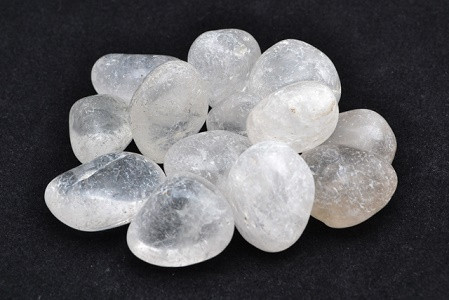 Clear Quartz
See our Crystal Page for properties & uses.
Approx size 1.5-3.5