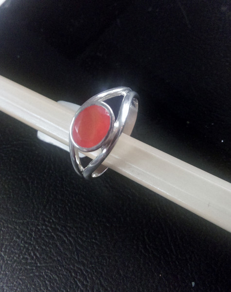 Oval Carnelian Ring. size 7 Sterling silver.