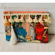 Frida Purse Red
Zip enclosure
Tassels
100% cotton
Approx 20.5x15cm