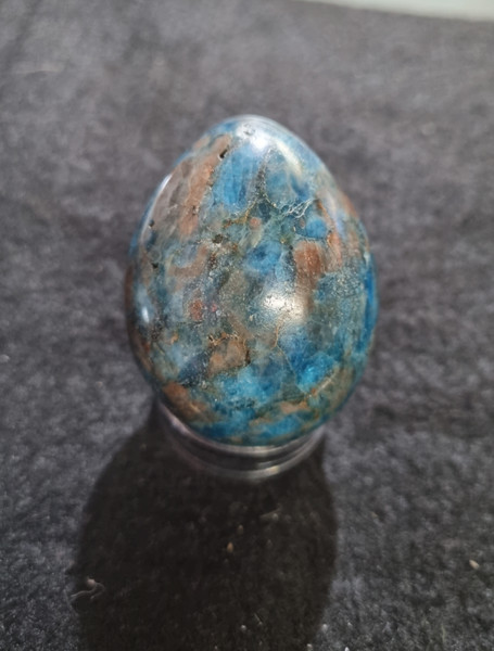 Egg Apatite Approx average 130g 4.25x5.5cm
Colours vary
See our Crystal Page for gemstone properties