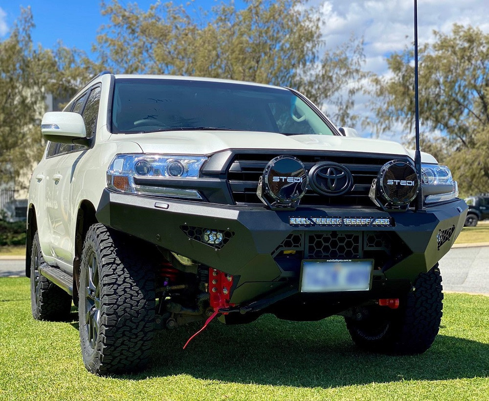 Offroad Animal Predator Bull Bar Toyota Land Cruiser 200 Series 2015