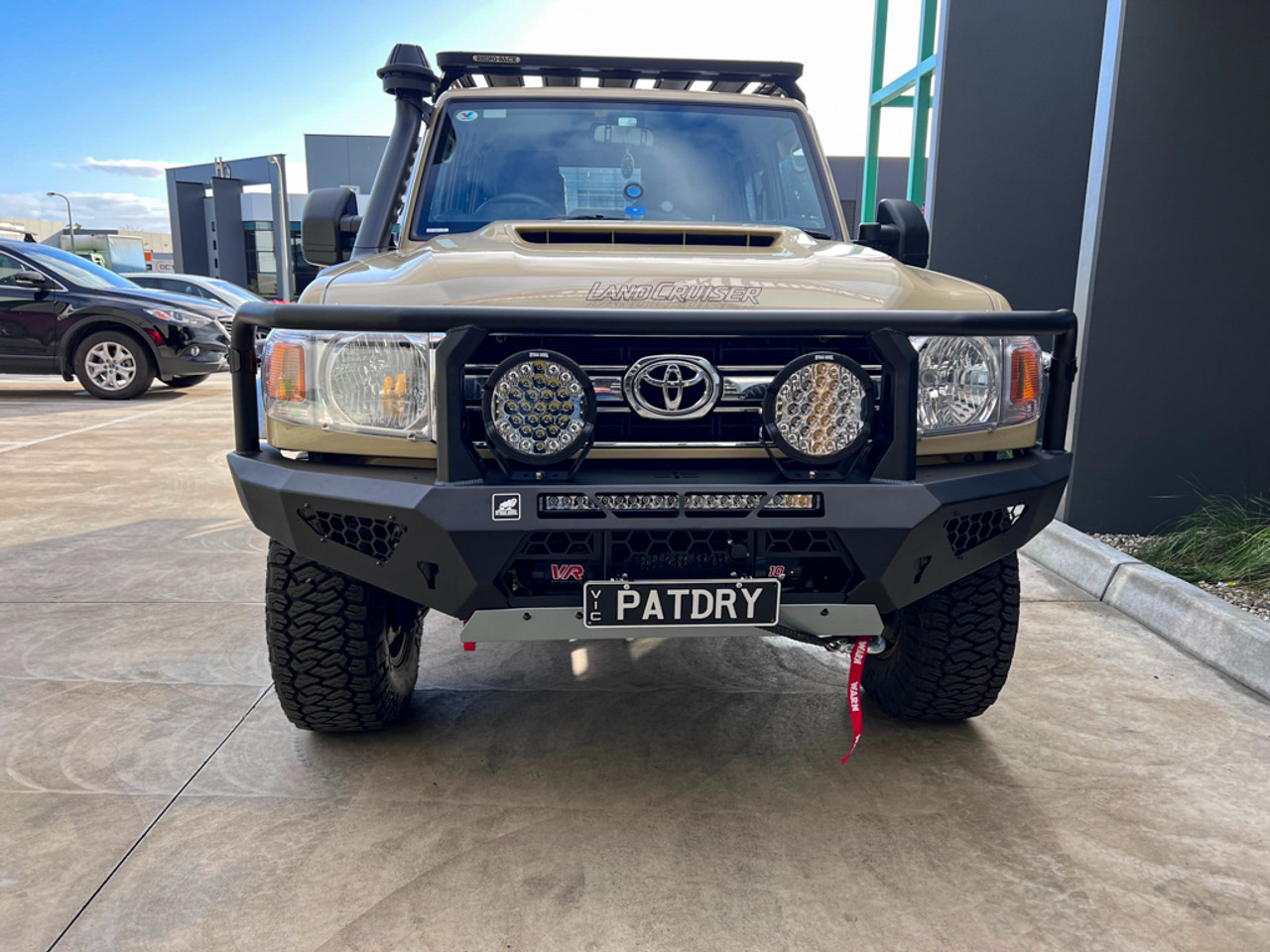 Offroad Animal Toro bar in standard matte black, with optional lights