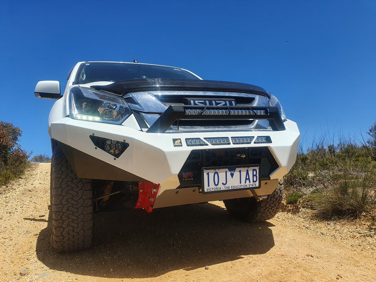 Dmax Predator bar colour coded  with stealth hoop Dmax Predator bar colour coded  with stealth hoop