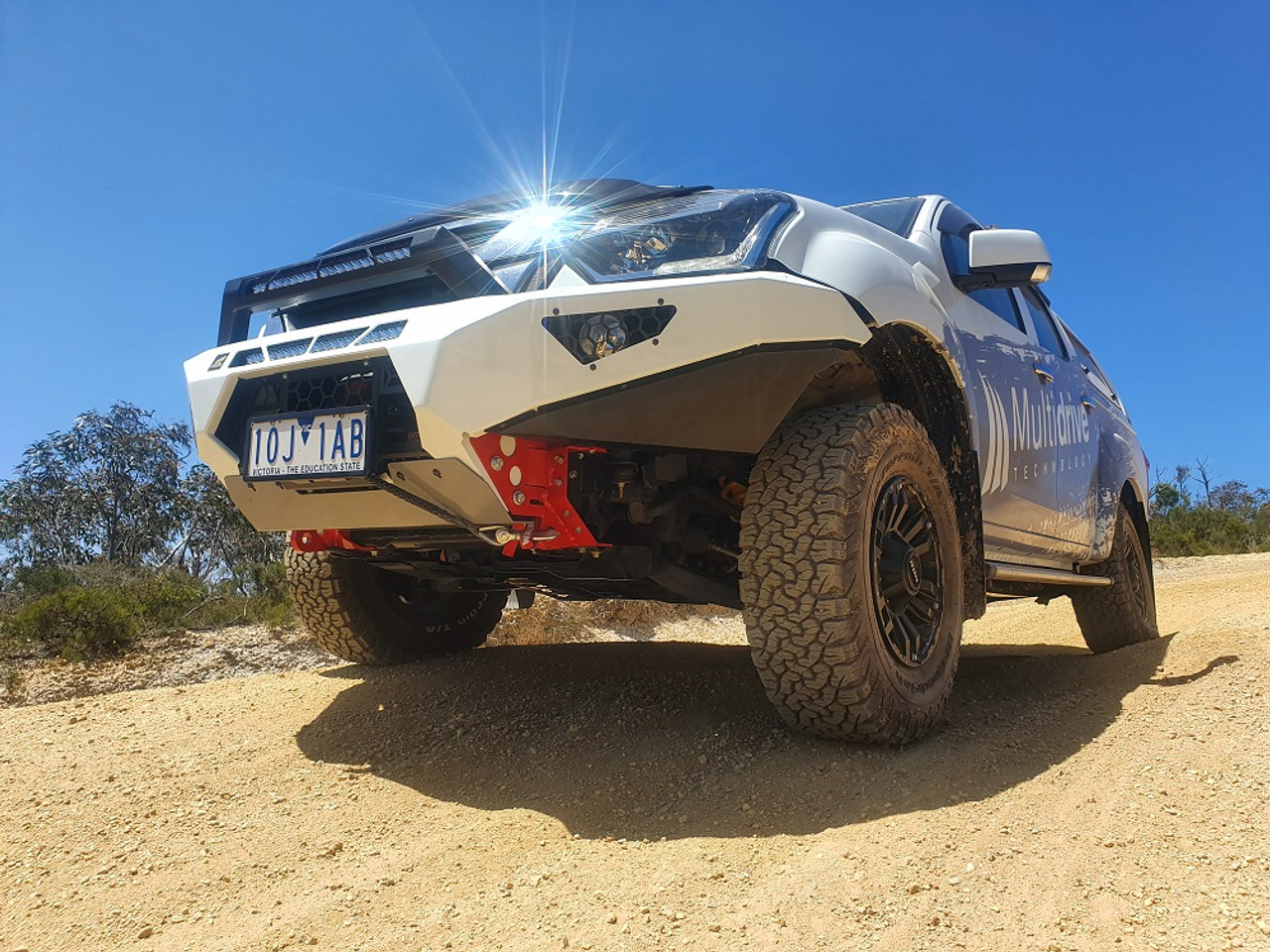Dmax Predator bar colour coded  with stealth hoop Dmax Predator bar colour coded  with stealth hoop