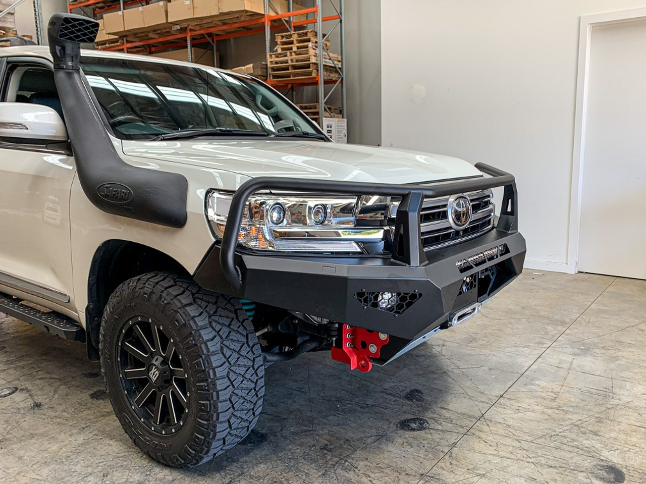 Offroad Animal Toro Bull bar LC200