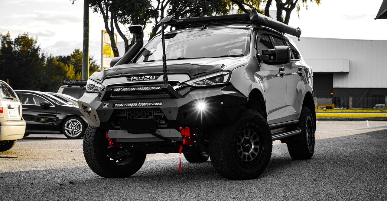 Offroad Animal Predator Bull Bar Isuzu MUX 2021