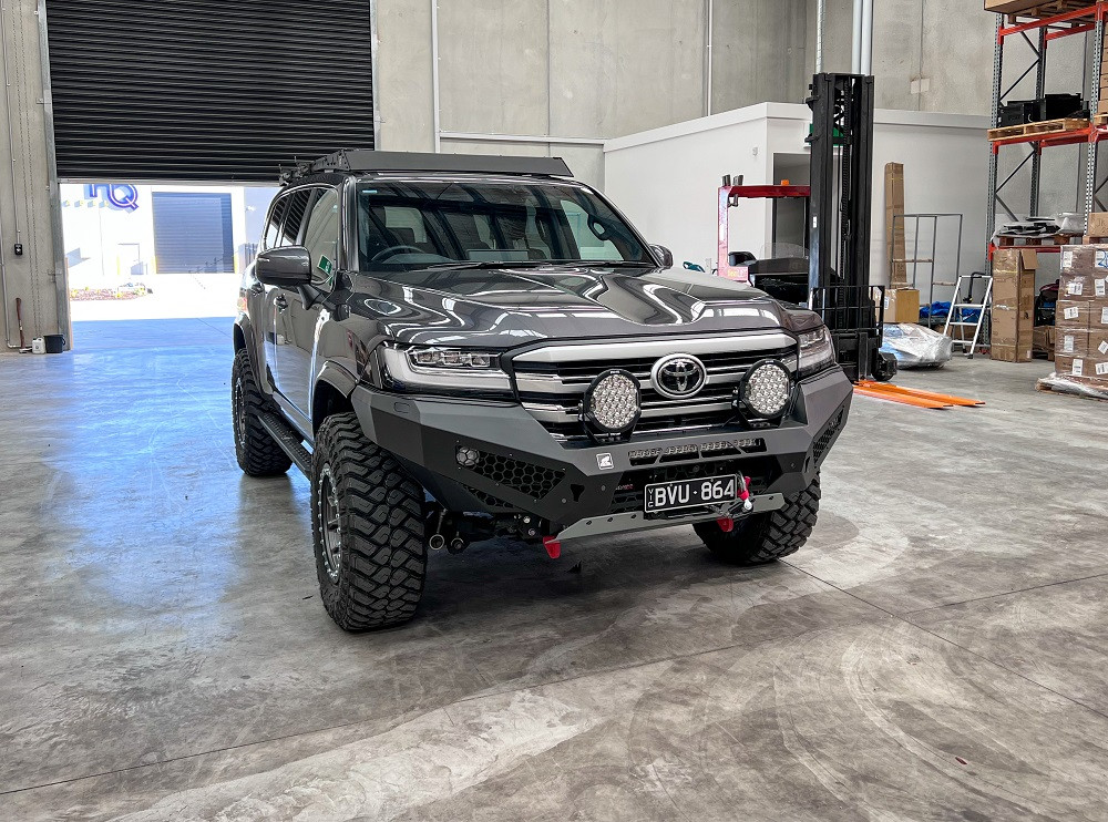 Offroad Animal Predator Bull Bar Toyota Land Cruiser 300 Series 2021