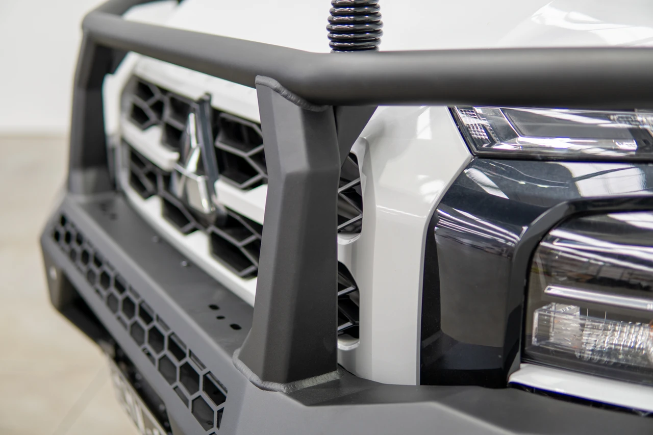 Triton Toro bull bar