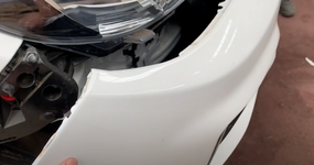 How to Replace the Front Bumper of a Toyota Hilux How to Replace the Front Bumper of a Toyota Hilux