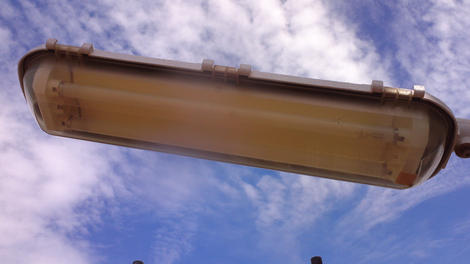 Still Running Fluro Lighting? Here’s Why the World Is Moving On 