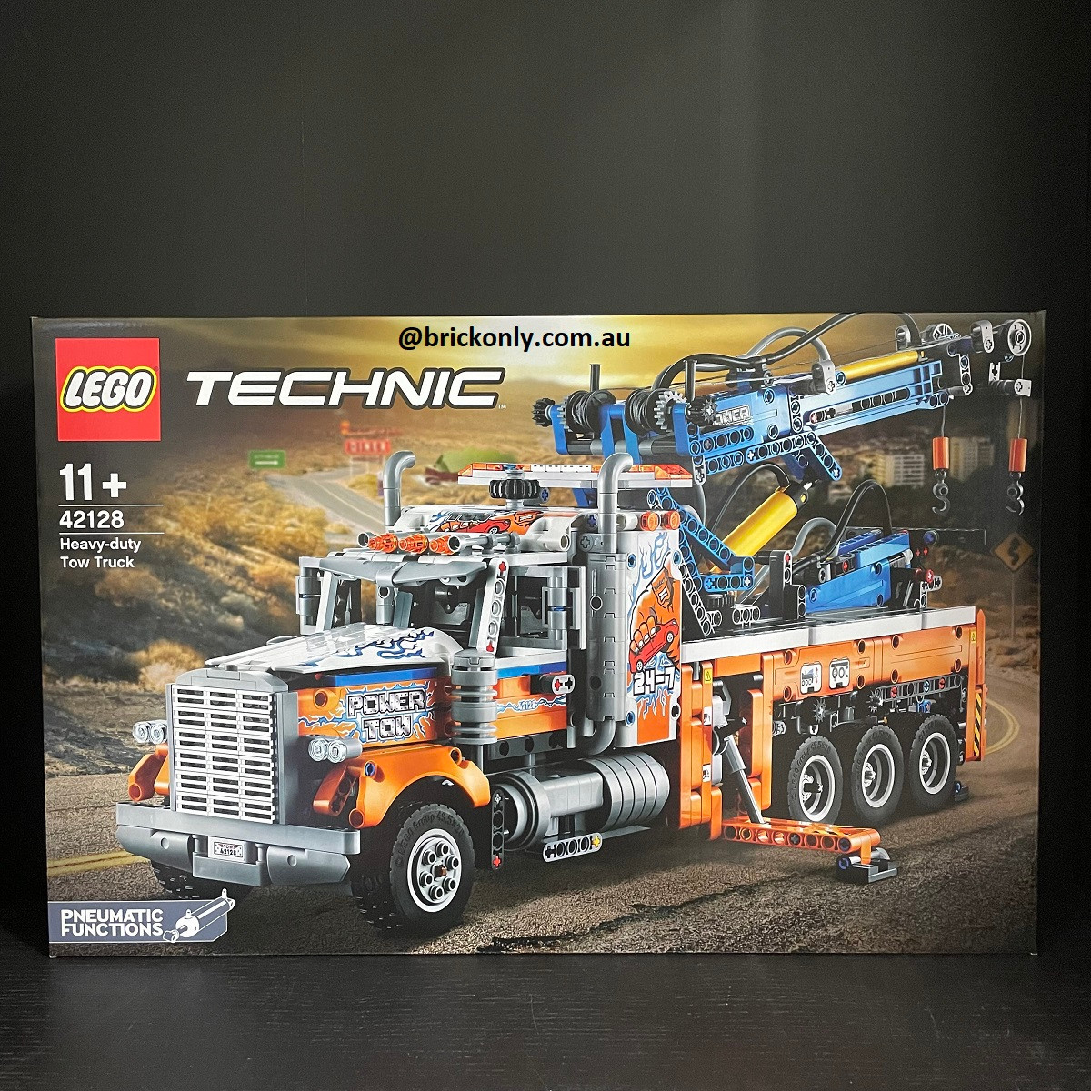 42128 Heavy-duty Tow Truck - Main Image
