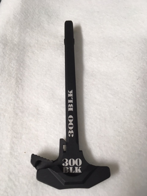 300 BLACKOUT EXT LATCH CHARGING HANDLE