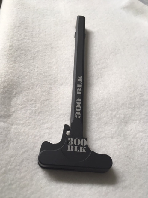 300 BLACK OUT AR 15 BILLET DUST DOOR AND CHARGING HANDLE
