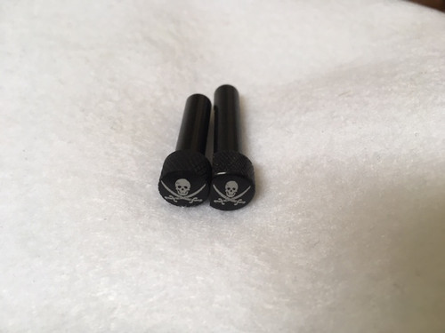 JOLLY ROGERS  LOGO  EXTEND TAKEDOWN PINS  AR 15