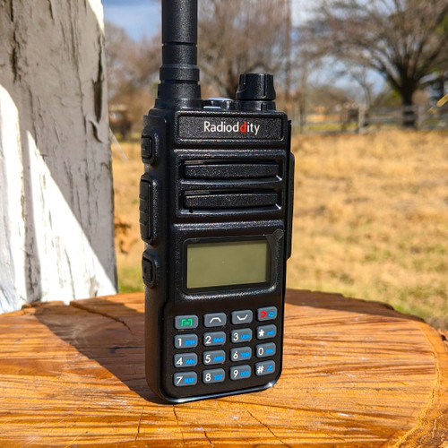 Radioddity GM-30 radio on a piece of wood.