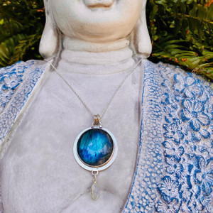 Labradorite Silver Necklace - Round Pendant Labradorite Silver Necklace - Round Pendant