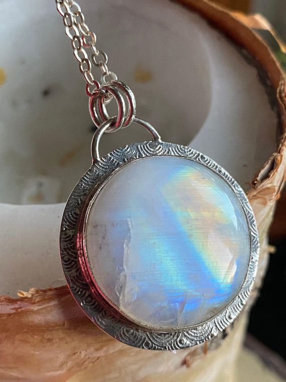 "Shop-Moonstone full moon round pendant necklace -Moon magic"