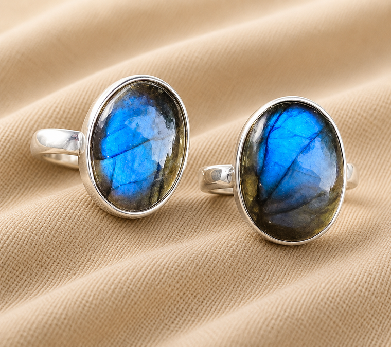 t oval labradorite ring in Sterling Silver, a timeless statement ring fo men women