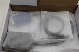 NEW STARTECH ST122LE 2 PORT VGA VIDEO SPLITTER 300 MHZ WIRED