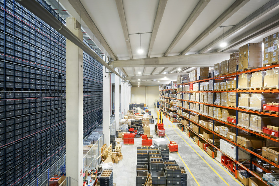 147. High Bay LED Lights Installation: A Step-by-Step Guide to Brighten Industrial and Commercial Spaces