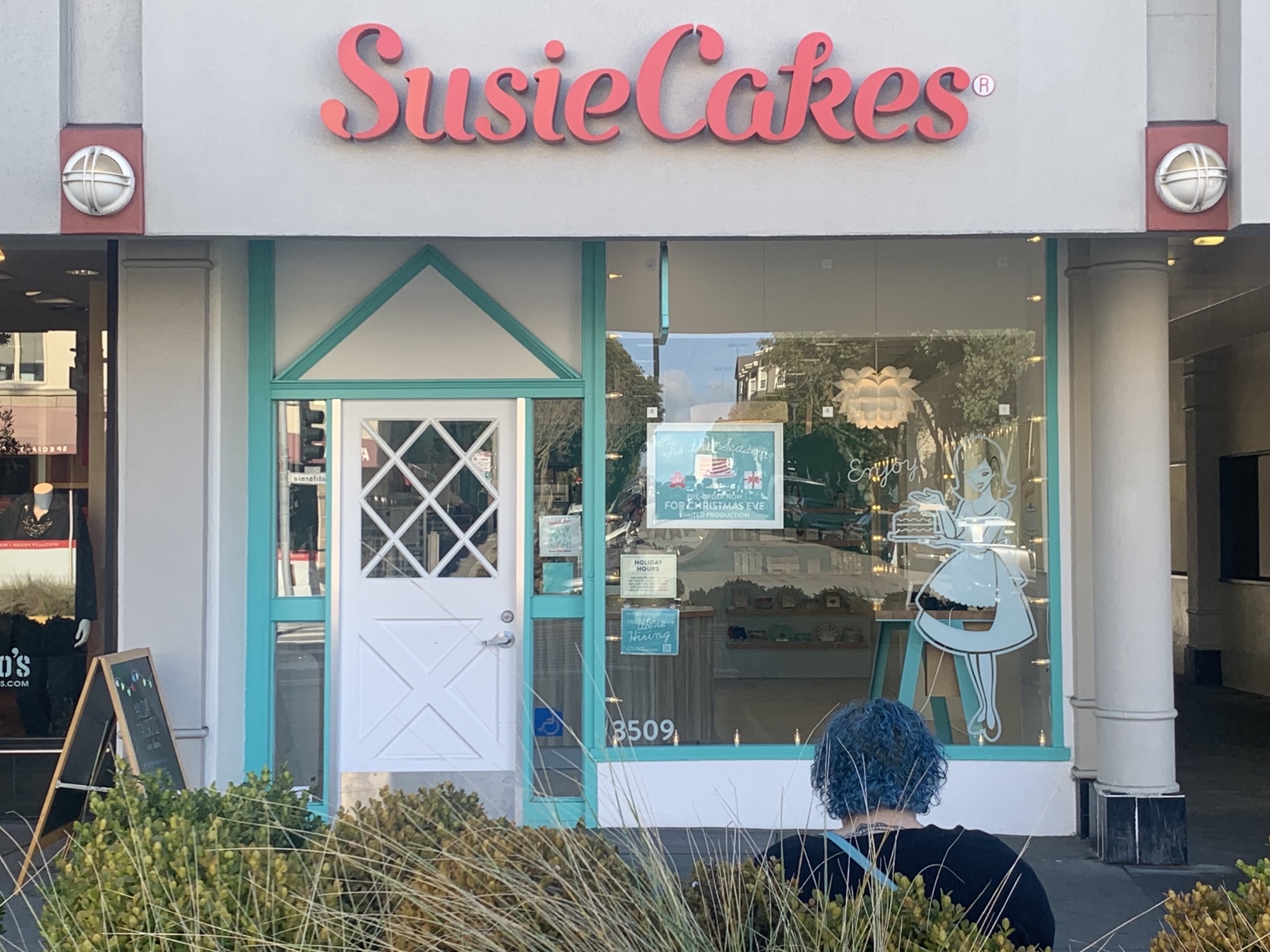 SusieCakes - Susie celebrates bakery #10 at SoCo Collection in Costa Mesa!  Come join us from 1-4pm for complimentary treats and fun for the whole  family! #SusieCakesCOM | Facebook
