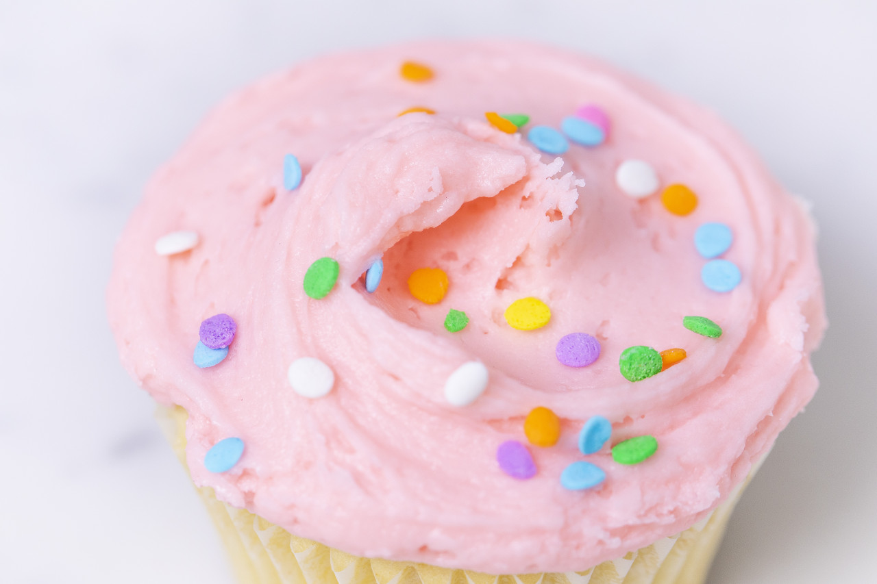 pink cupcake Pink_Cupcake_Larry_LowRes_gran