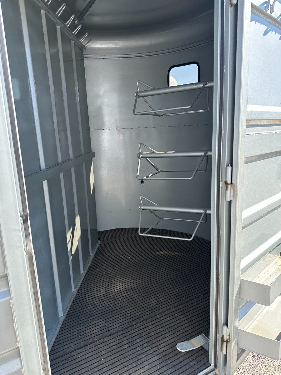 Gr Trailers 2024 2024 72"X16' Horse Trailer | Tandem Axle Axle 10K | 3-Horse Slant Enclosed - Drop Feed Doors, Walk-In Tack, 10K Drop Axles