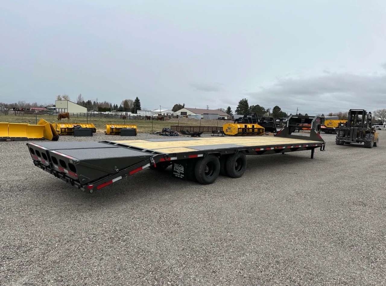 Maxx-D Trailers 2025 2025 102"X30' Flatbed Trailer | Tandem Axle Axle 25.99K | Engineered Beam Deckover, Winch Mount, Maxx Ramps, Hdss Suspension 12K Axles 25900 Gvwr
