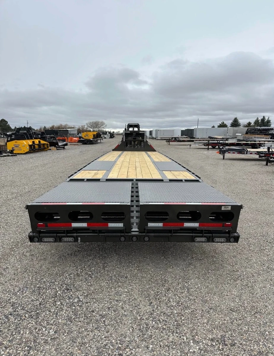Maxx-D Trailers 2025 2025 102"X30' Flatbed Trailer | Tandem Axle Axle 25.99K | Engineered Beam Deckover, Winch Mount, Maxx Ramps, Hdss Suspension 12K Axles 25900 Gvwr