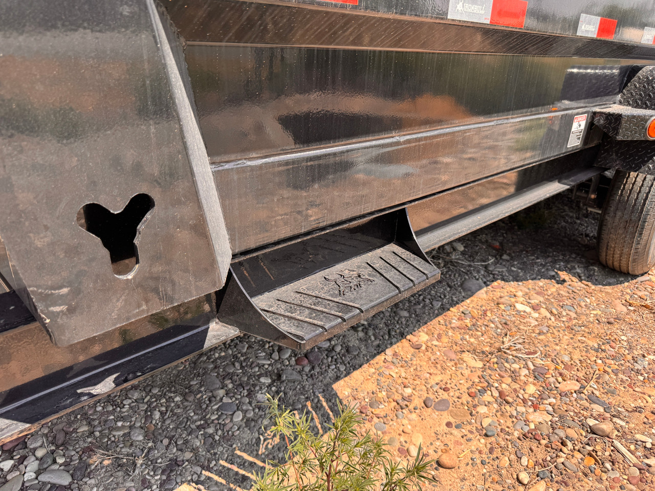 Iron Bull Trailers 2026 DTG 83"X16' Scissor Dump Trailer | Tandem Axle Axle 14K, 24" Sides, 7 Ga Floor, Aluminum Ramps, Tarp Kit, 2 Way Spreader Gate, Dual Hydraulic Jacks