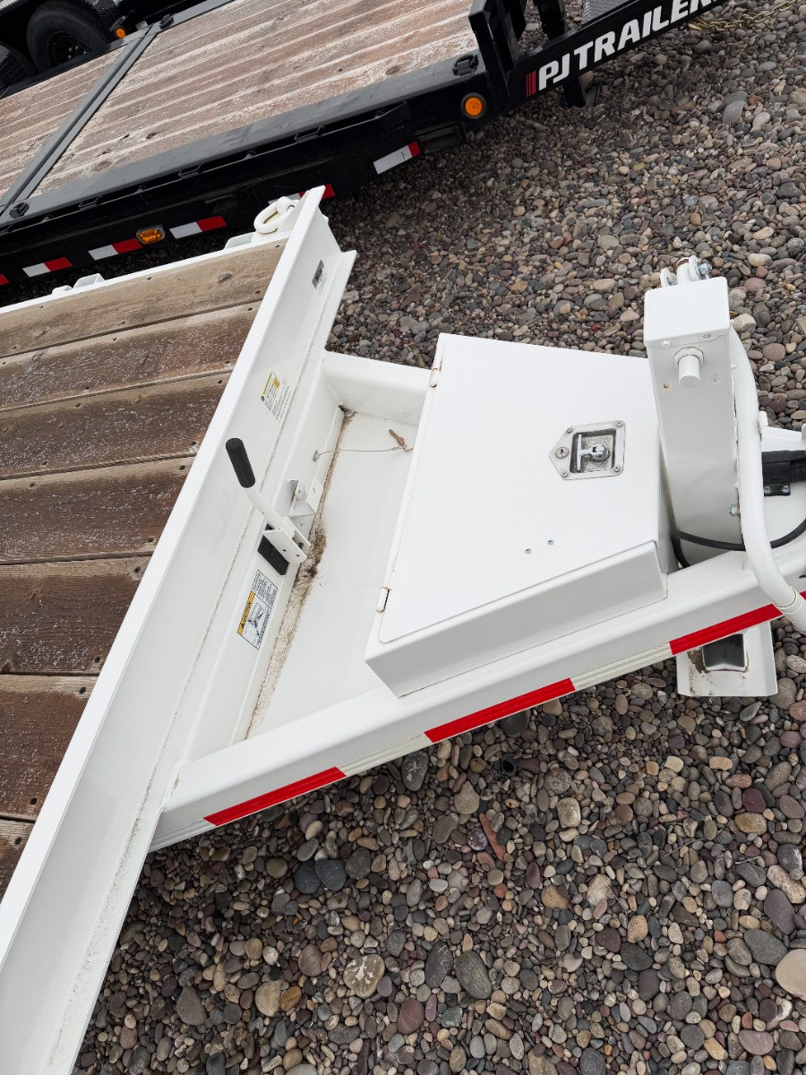 Trailmax Trailers 2024 2024 264" Gravity Tilt Trailer | Tandem Axle Axle 16K | (16 Tilt, 6 Stationary), Rough Cut Floor, Toolbox, 16K