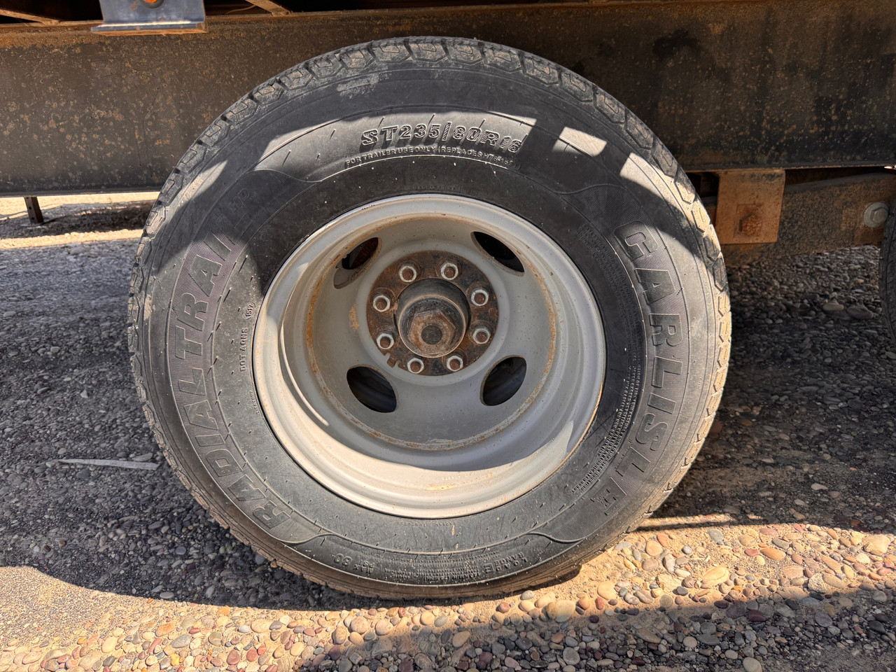 Carry On Trailers 2018 300" Flatbed Trailer | Tandem Axle Axle 20K, Dual Tires, Dovetail, With 2 Flipover Ramps