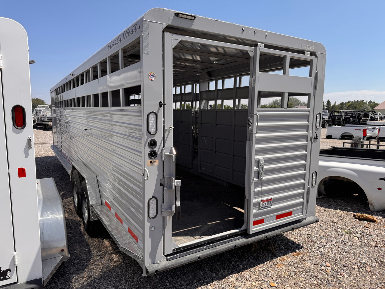 Trails West Trailers 2024 HOTSHOT 360" Stock Combo Trailer | Tandem Axle Axle 20K, Torsion Axles, Passenger Size Escape Door, Single Rear Swing Gate Slide, Two Gates, Rubber Floors, Tack Room, Swing Out Saddle Rack
