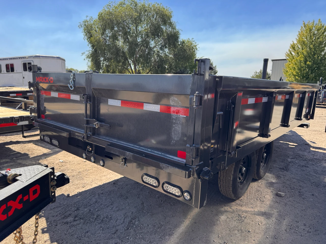 Maxx-D Trailers 2027 D9X 96"X16' Telescopic Deckover Dump Trailer | Tandem Axle Axle 14K, Hydraulic Jack