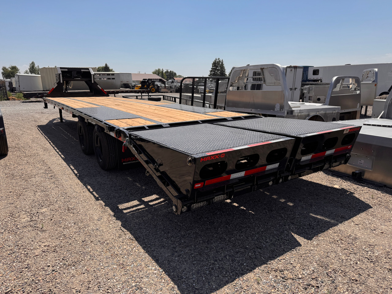 Maxx-D Trailers 2027 LDX 102"X32' Deckover Flatbed | Tandem Axle Axle 25.99K