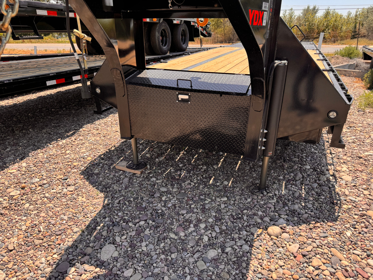 Maxx-D Trailers 2027 YDX 102"X34' Deckover Flatbed Trailer | Tandem Axle Axle 25.99K, Engineered I-Beam, 12' Hydraulic Dovetail, Hydraulic Jacks, HDSS Supsension, Winch, Solar