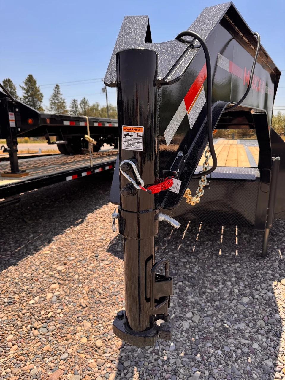Maxx-D Trailers 2027 YDX 102"X34' Deckover Flatbed Trailer | Tandem Axle Axle 25.99K, Engineered I-Beam, 12' Hydraulic Dovetail, Hydraulic Jacks, HDSS Supsension, Winch, Solar