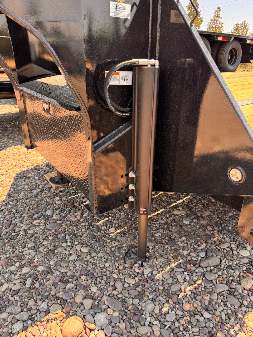 Maxx-D Trailers 2027 YDX 102"X34' Deckover Flatbed Trailer | Tandem Axle Axle 25.99K, Engineered I-Beam, 12' Hydraulic Dovetail, Hydraulic Jacks, HDSS Supsension, Winch, Solar