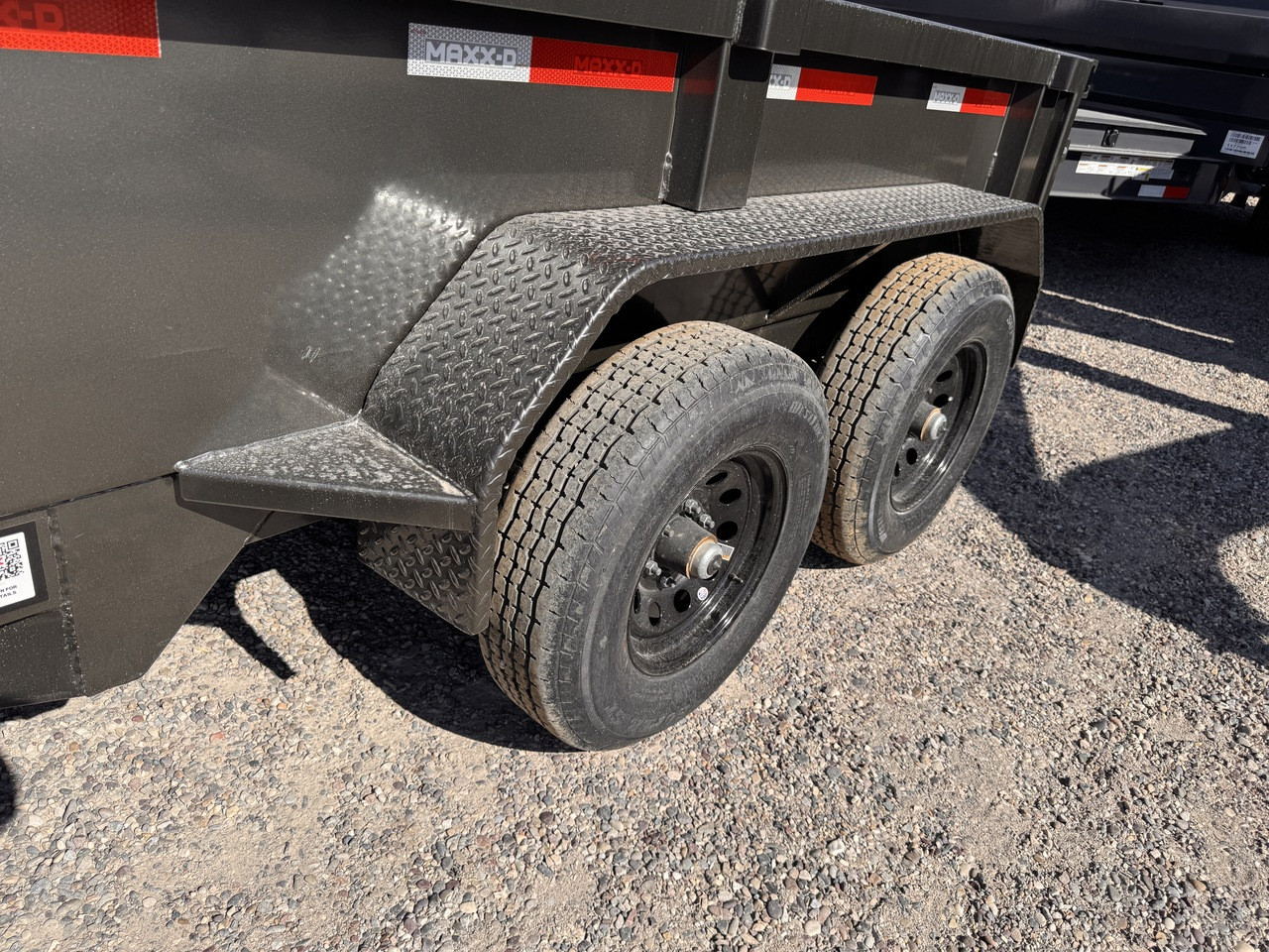 Maxx-D Trailers 2027 D6B 60"X10' Single Ram Dump Trailer | Tandem Axle Axle 9.99K, 18" Solid Sides, Slide In Ramps, Side Swing Gate, Tarp Kit