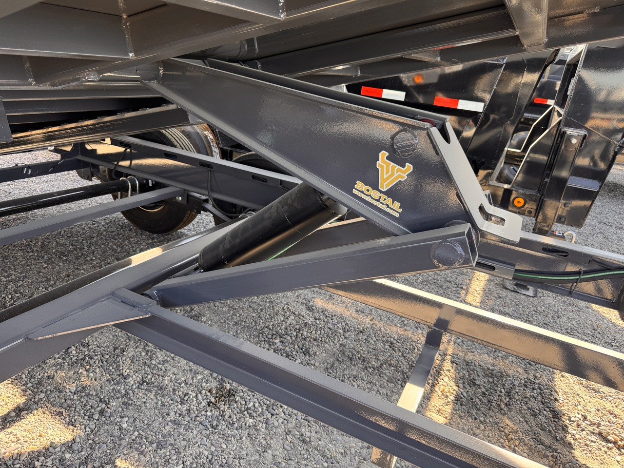Iron Bull Trailers 2027 DWB 83"X14' Scissor Dump Trailer | Tandem Axle Axle 14.999K, 24" Sides, Slide In Ramps, Tarp Kit