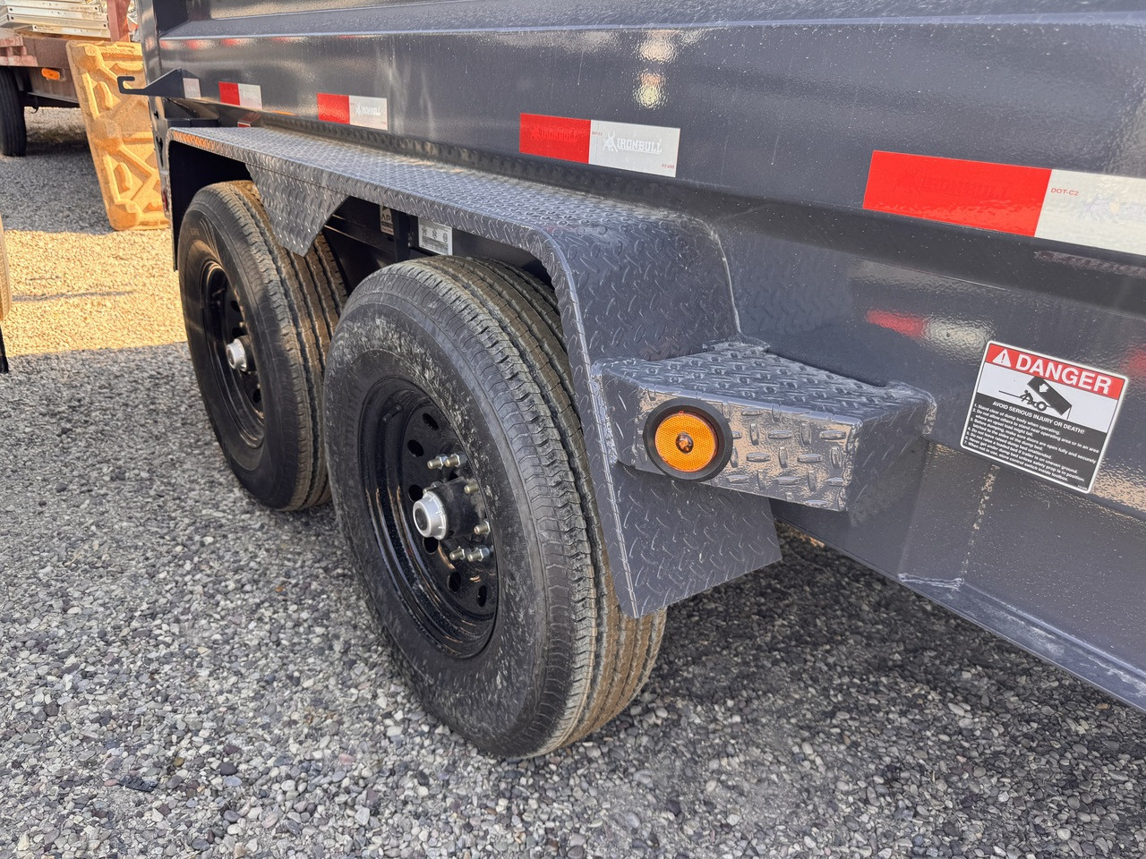 Iron Bull Trailers 2027 DWB 83"X14' Scissor Dump Trailer | Tandem Axle Axle 14.999K, 24" Sides, Slide In Ramps, Tarp Kit
