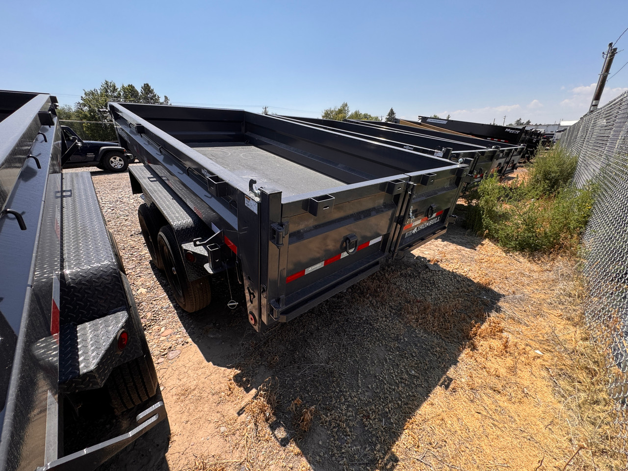 Iron Bull Trailers 2027 DWB 83"X14' Scissor Dump Trailer | Tandem Axle Axle 14.999K, 24" Sides, Slide In Ramps, Tarp Kit