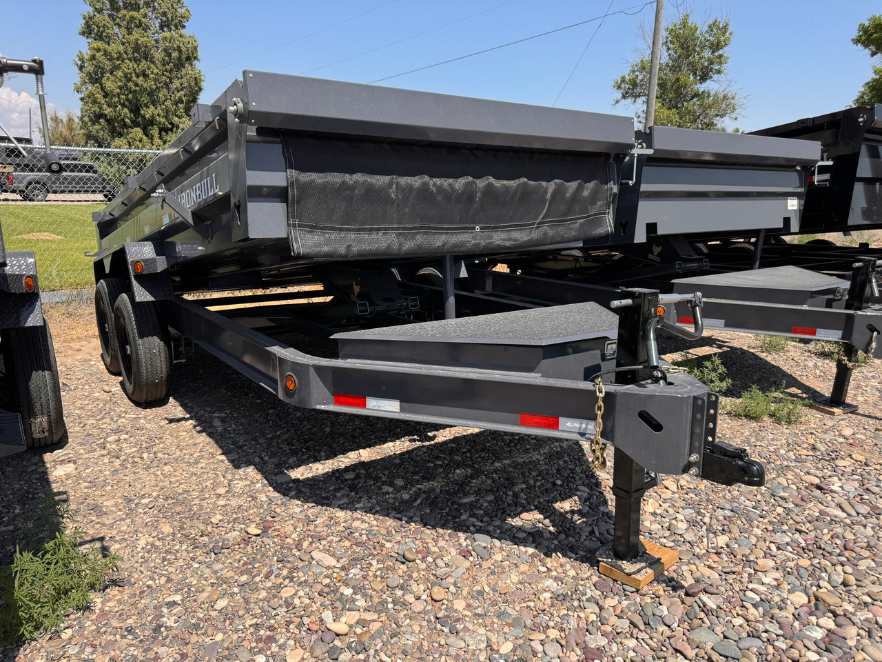 Iron Bull Trailers 2027 DWB 83"X14' Scissor Dump Trailer | Tandem Axle Axle 14.999K, 24" Sides, Slide In Ramps, Tarp Kit