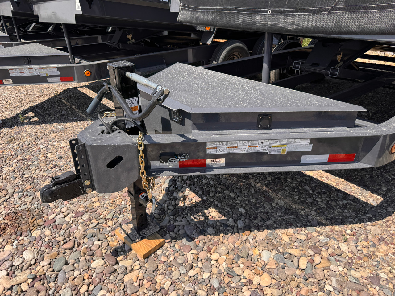 Iron Bull Trailers 2027 DWB 83"X14' Scissor Dump Trailer | Tandem Axle Axle 14.999K, 24" Sides, Slide In Ramps, Tarp Kit