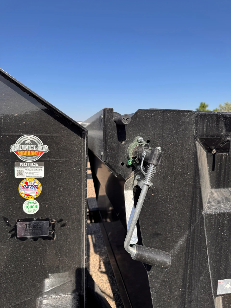 Iron Bull Trailers 2027 DTG 83"X16' Scissor Dump Trailer | Tandem Axle Axle 14K, 24" Sides, 7 Ga Floor, Aluminum Ramps, Tarp Kit, Spare Mount, 2 Way Spreader Gate