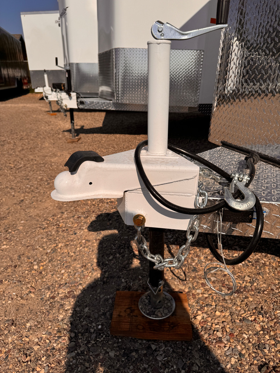 Trails West Trailers 2027 ADVENTURE II Horse Trailer | Tandem Axle Axle 9.98K, 3-Horse, Tack Room, Convieince Package, Swing Out Saddle Rack, Rubber Floors