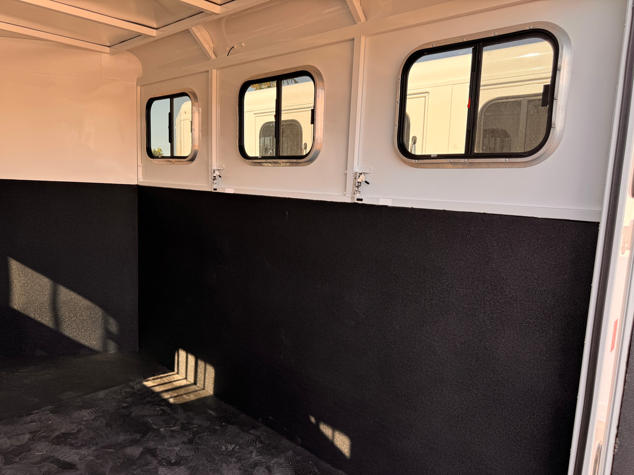 Trails West Trailers 2027 ADVENTURE MX Horse Trailer | Tandem Axle Axle 9.98K, 3-Horse, Tack Room, Convieince Package, Rear Windows, Swing Out Saddle Rack, Rubber Floors